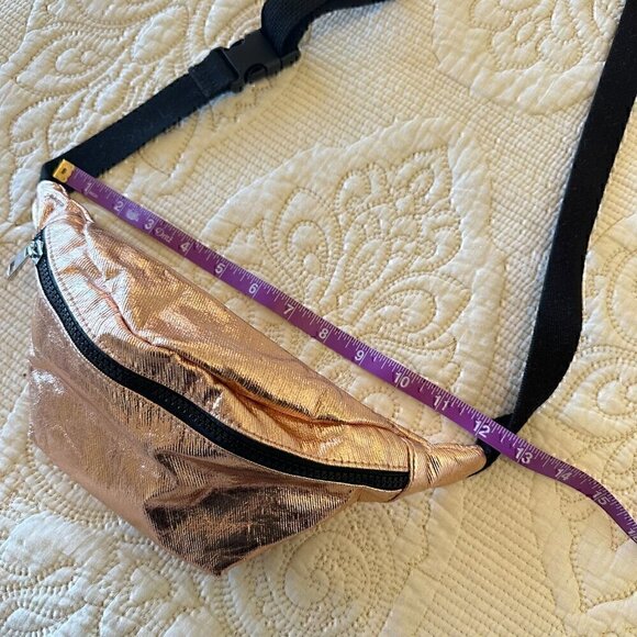 PLUS size fanny pack - rose gold metallic with black detail, extra long strap - Picture 4 of 5